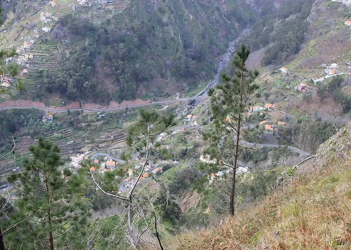 Eira Do Serrado - & 4*