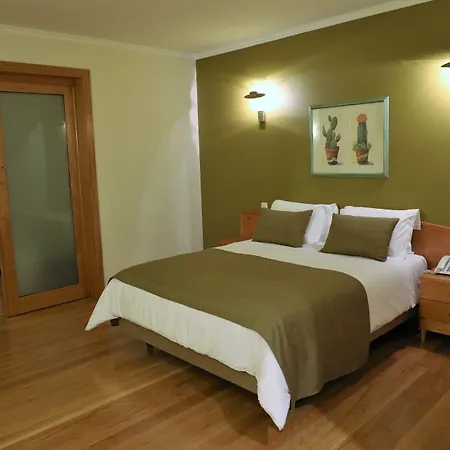 Eira Do Serrado - & 4*