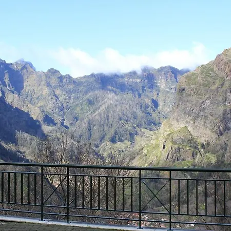 Eira Do Serrado - & 4*