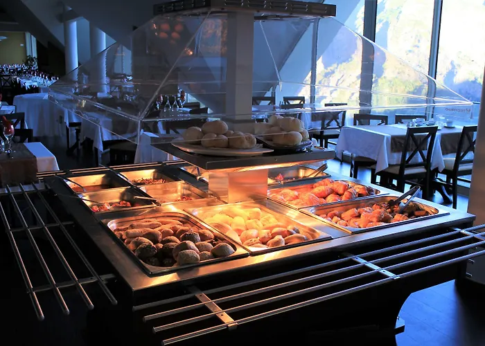 艾拉杜瑟拉朵水疗酒店 酒店