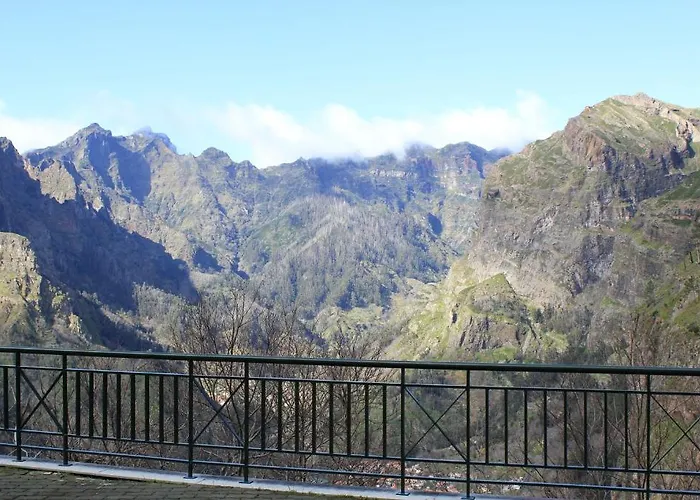 Eira Do Serrado - & 4*