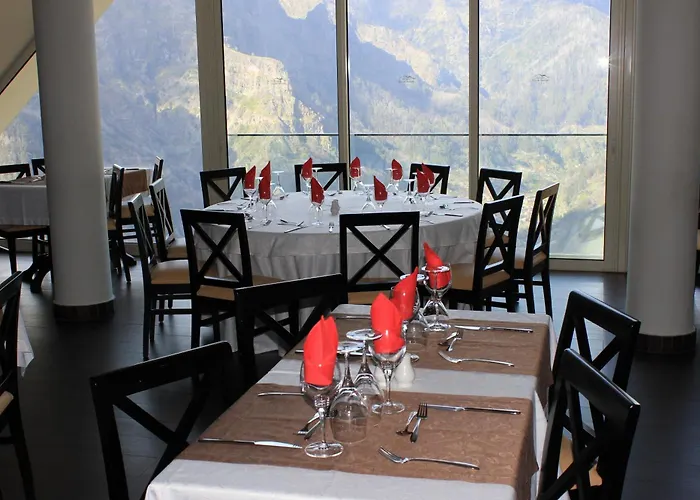 艾拉杜瑟拉朵水疗酒店 酒店